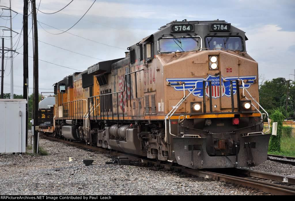 Westbound manifest approaches the bridge